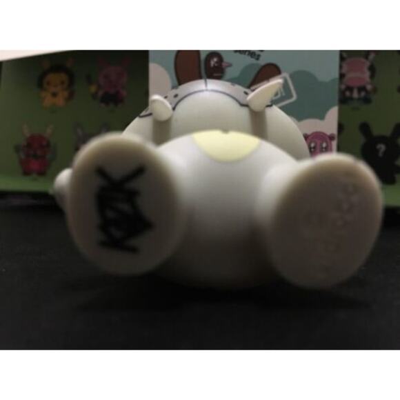 Kidrobot Dunny Endangered Series Frank Kozik 3" Walrus 2009 Vinyl Art Toy - Picture 6 of 12